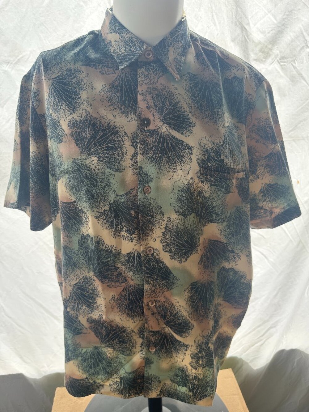 Vintage Tori Richard Men's Green Black Brown Sea Shell Pattern Hawaiian 2XL Poly